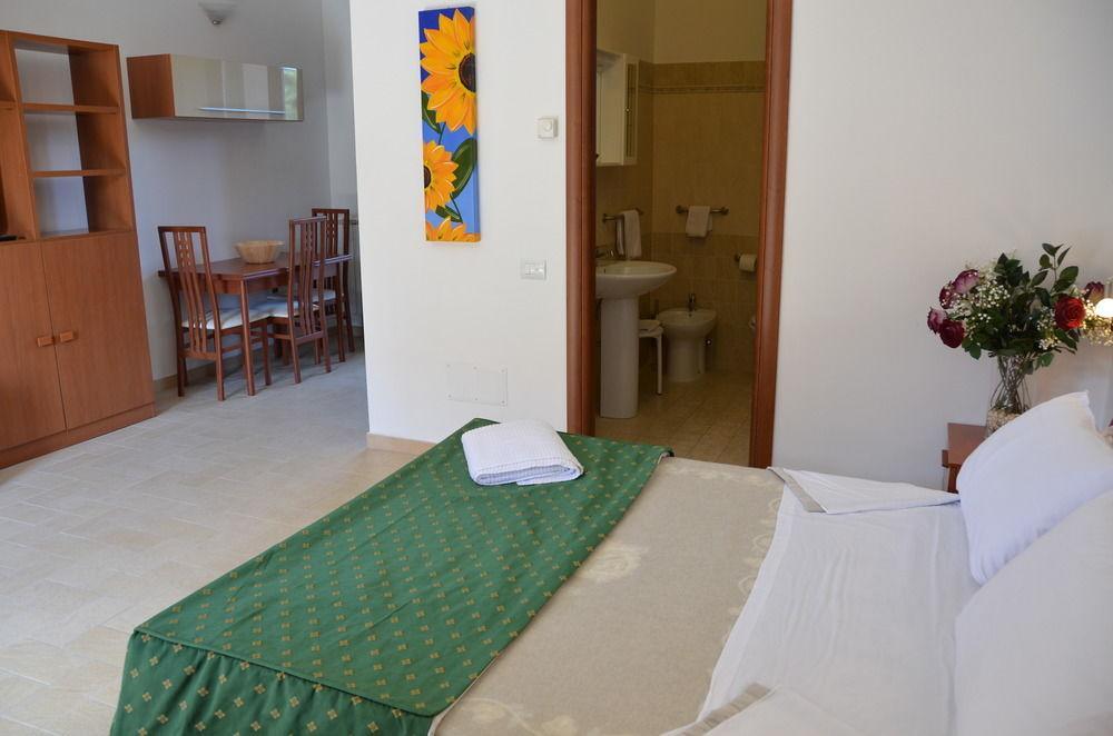 Il Casaletto Dei Ludi Aparthotel Aranova Εξωτερικό φωτογραφία