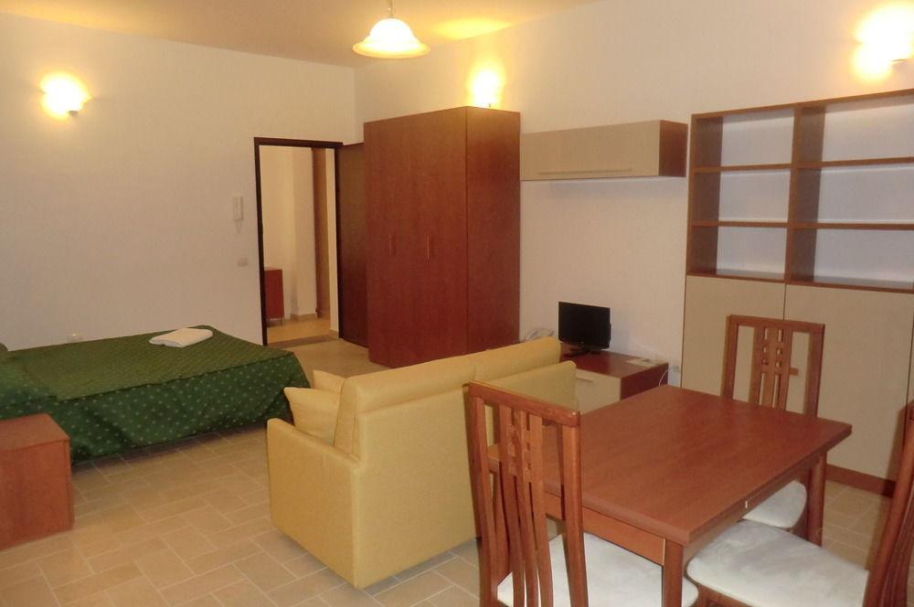Il Casaletto Dei Ludi Aparthotel Aranova Εξωτερικό φωτογραφία
