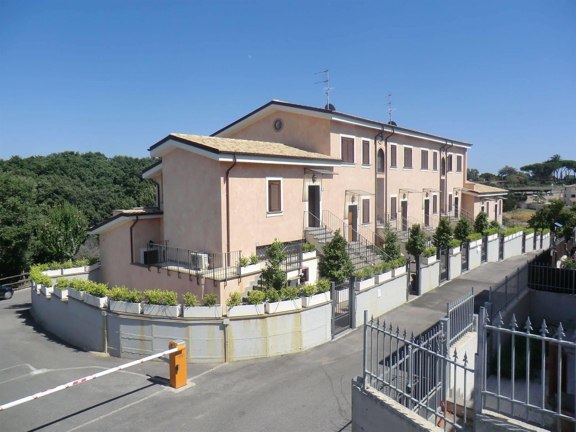 Il Casaletto Dei Ludi Aparthotel Aranova Εξωτερικό φωτογραφία