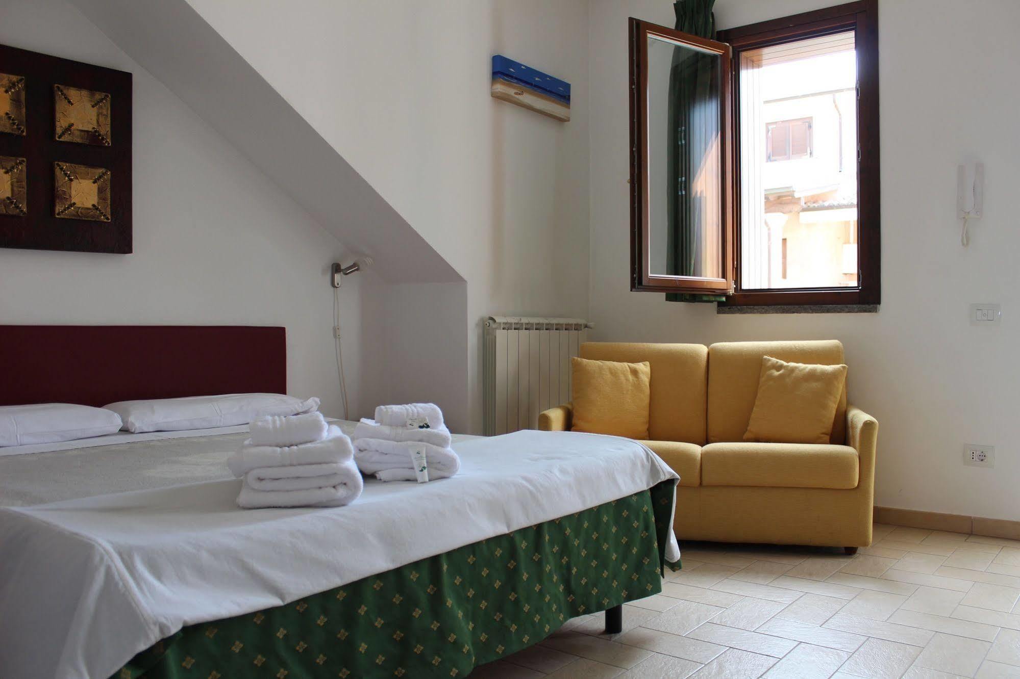 Il Casaletto Dei Ludi Aparthotel Aranova Εξωτερικό φωτογραφία
