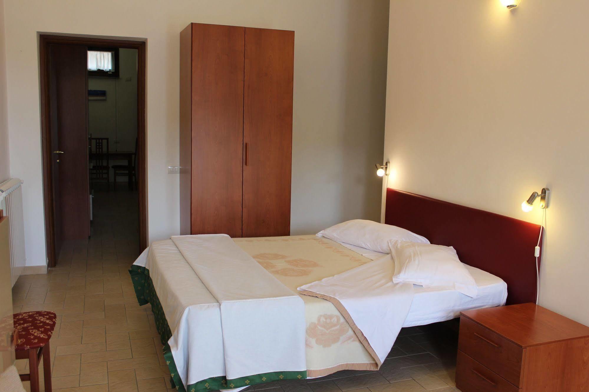 Il Casaletto Dei Ludi Aparthotel Aranova Εξωτερικό φωτογραφία