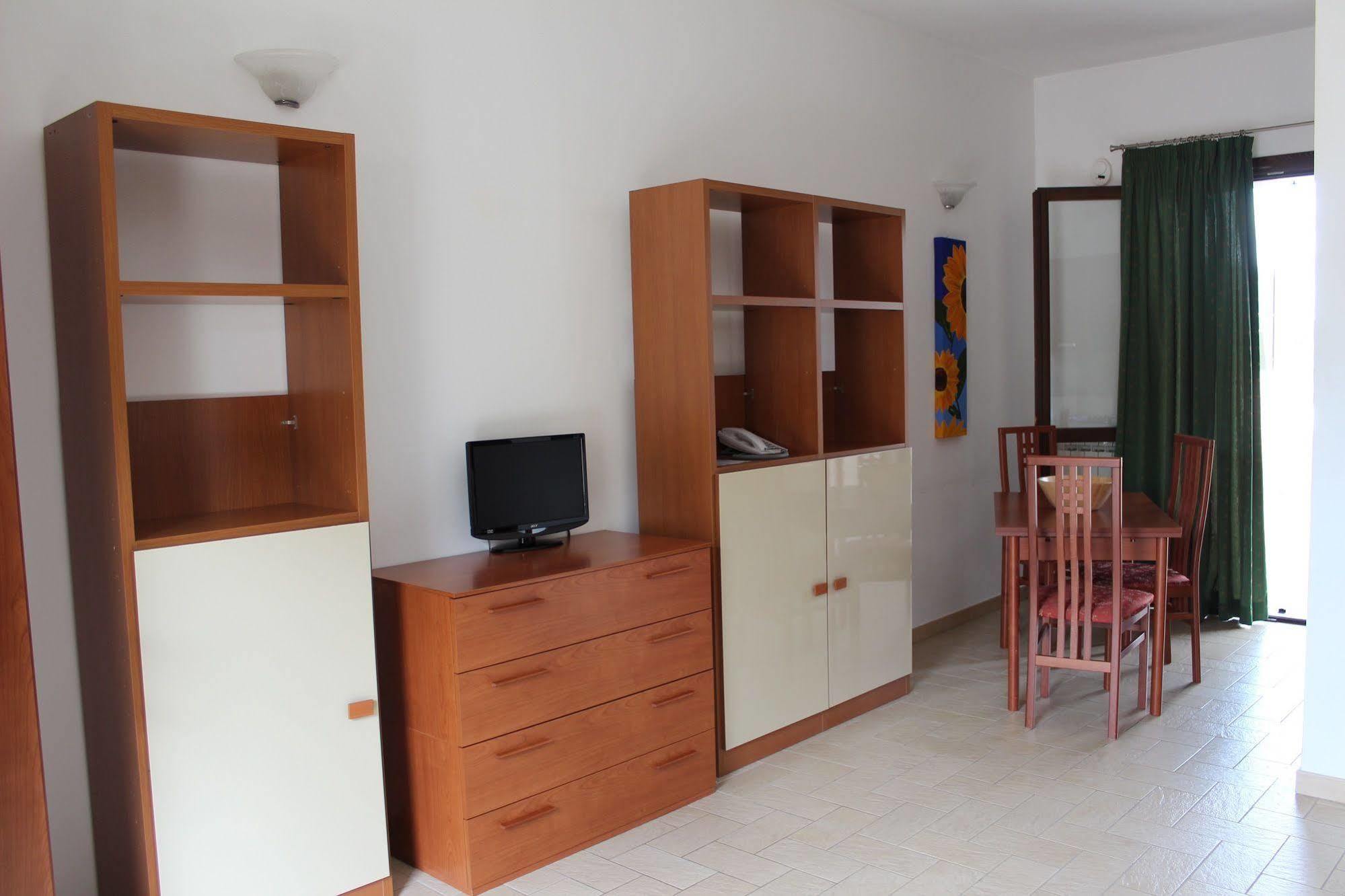 Il Casaletto Dei Ludi Aparthotel Aranova Εξωτερικό φωτογραφία