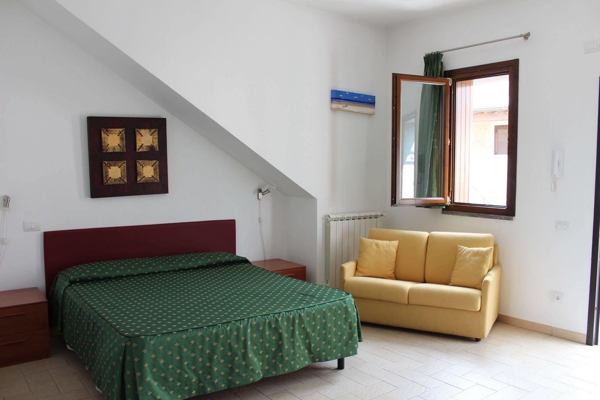 Il Casaletto Dei Ludi Aparthotel Aranova Εξωτερικό φωτογραφία